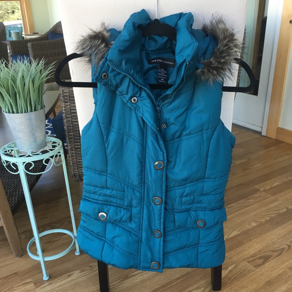 New York & Company Teal Puffer Vest